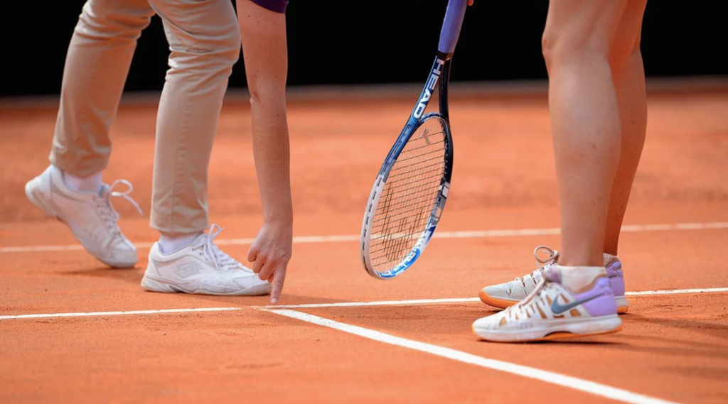 Với những tay vợt đã trở thành Tennis cheaters, việc nói láo và gian lận là điều rất dễ thấy. Nhưng hãy xem hình ảnh này và cùng nhau tôn vinh những tay vợt chân chính đã tìm đến thành công một cách chính đáng.